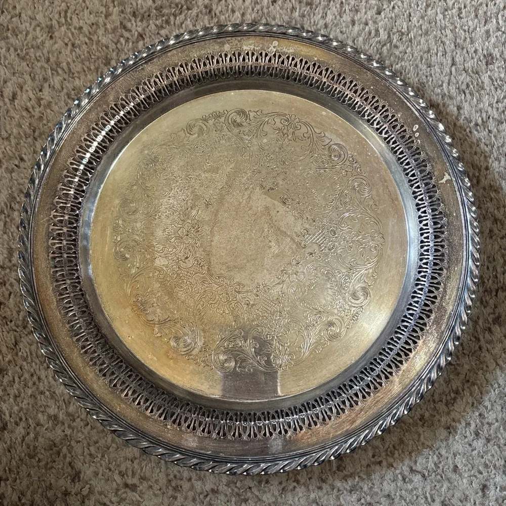 W.M. Rogers & Sons Vintage Silverplate Platter. Spring Flower Design. 4170 12